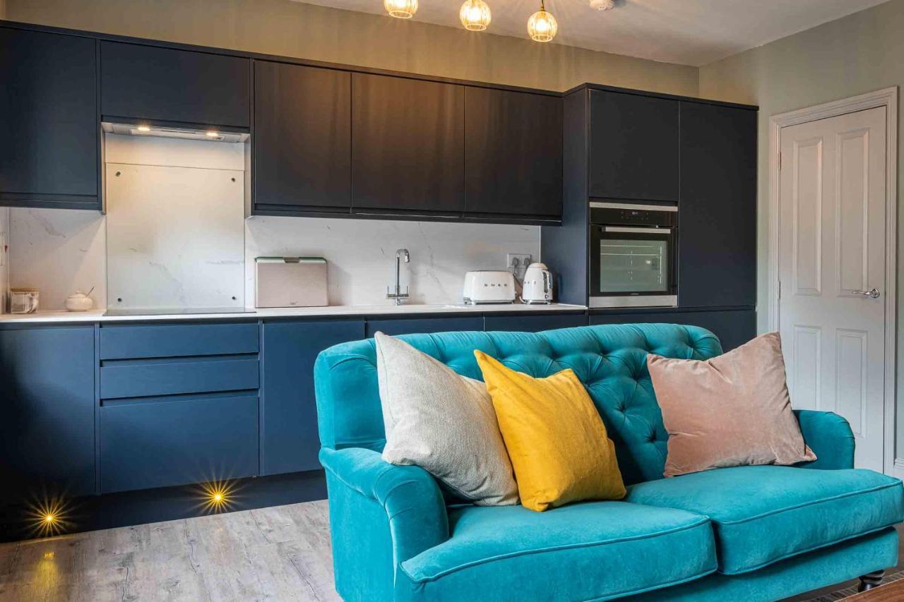Beautiful Modern 1 Bedroom Apartment, City Centre 바스 외부 사진