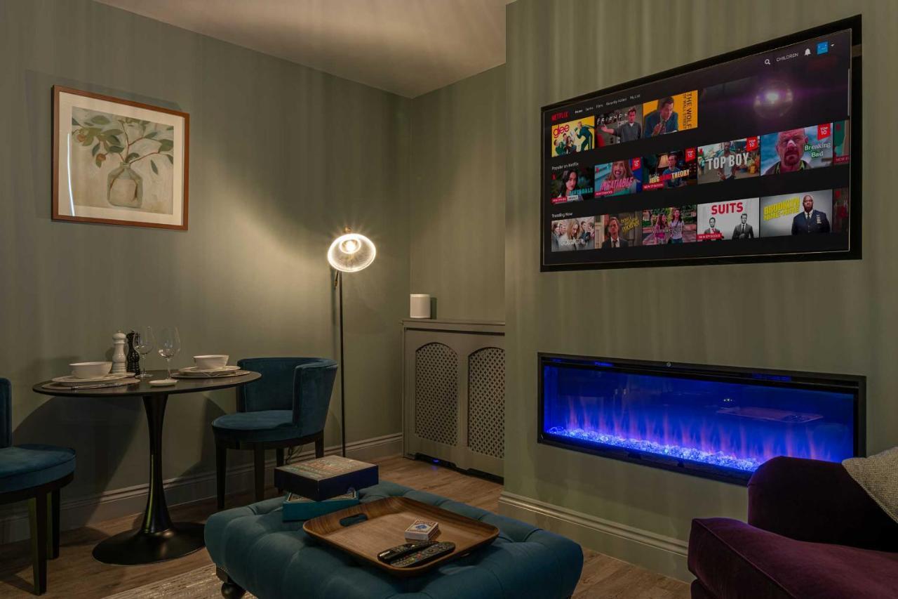 Beautiful Modern 1 Bedroom Apartment, City Centre 바스 외부 사진