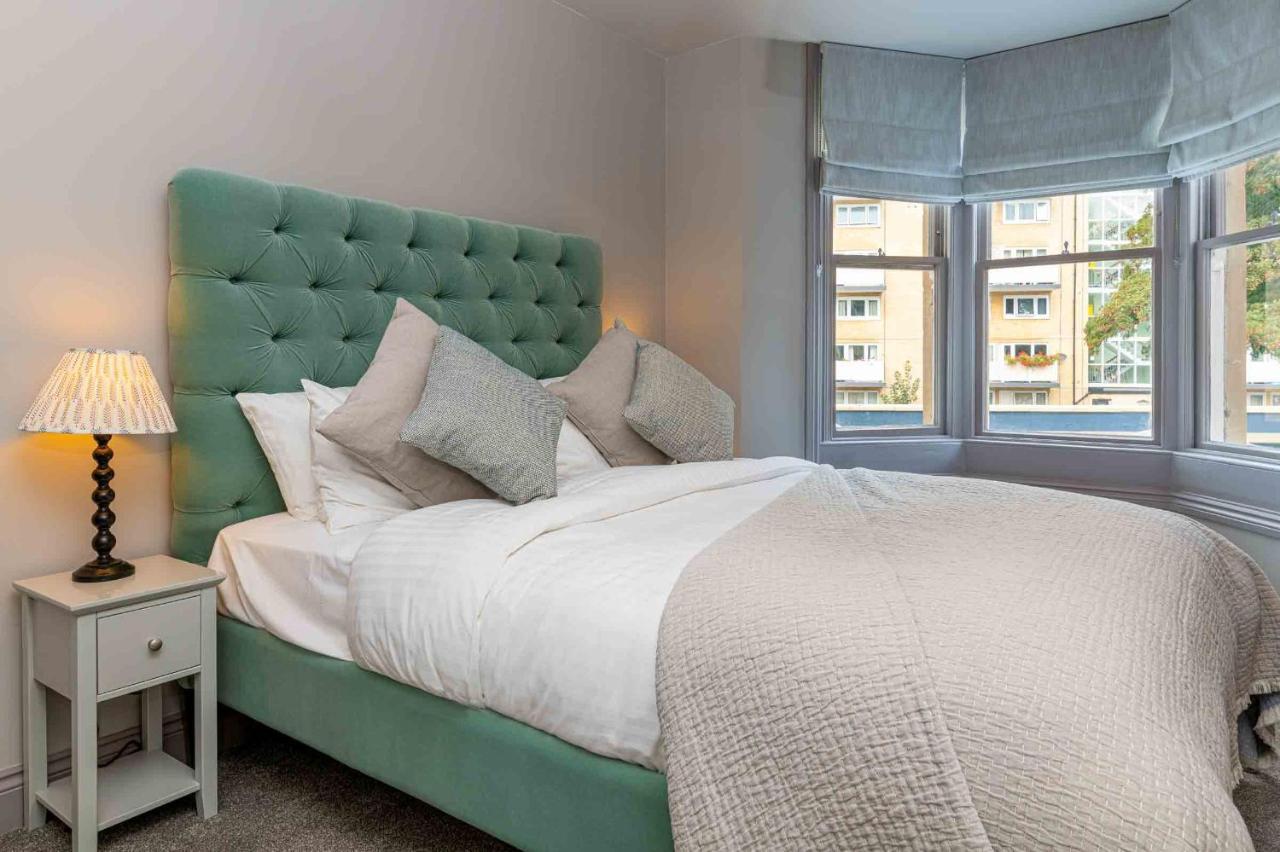 Beautiful Modern 1 Bedroom Apartment, City Centre 바스 외부 사진