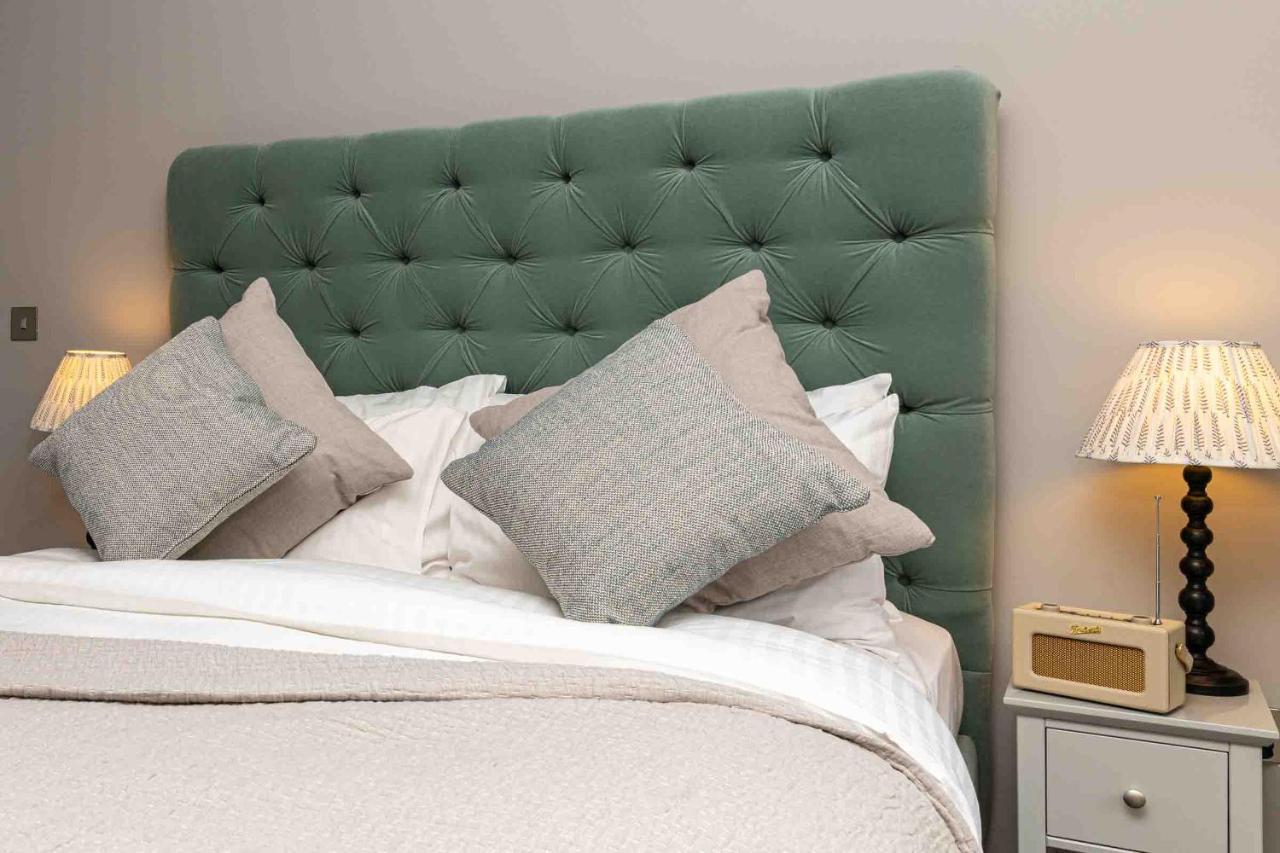 Beautiful Modern 1 Bedroom Apartment, City Centre 바스 외부 사진